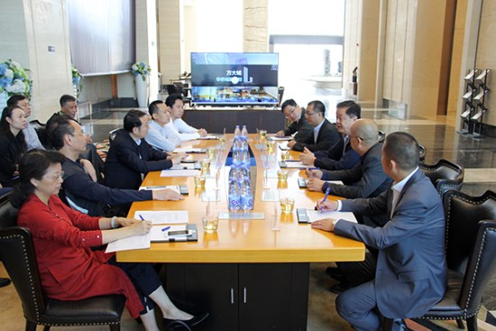 深圳市南山區委書記王強、區長曾湃一行調研方大城