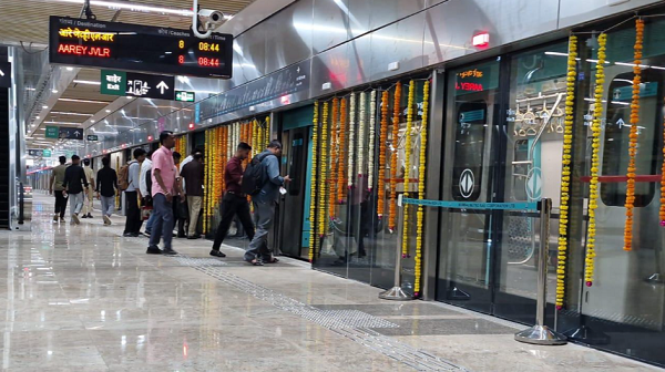 方大站臺屏蔽門系統(tǒng)護航！印度首條全地下地鐵孟買地鐵3號線全線通車